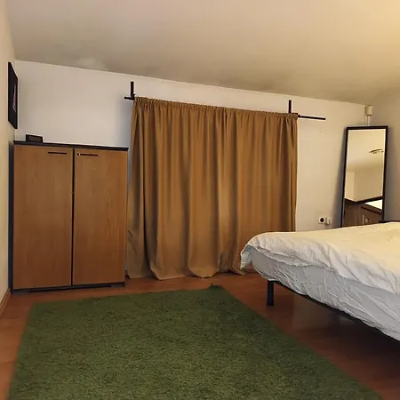 Apartament Petricania House - Garden & With Parking