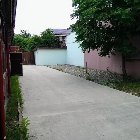 Petricania House - Garden & With Parking